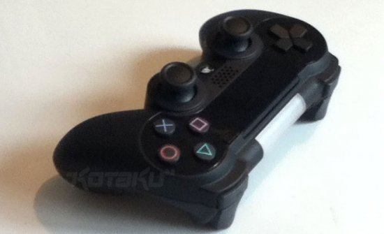 Nouvelles photos du Dual Shock 4 avec PS Move intégré